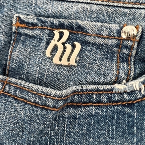 Roca Wear Cut Off Distressed Denim. Jean Shorts Size 9 Women’s - Picture 6 of 8